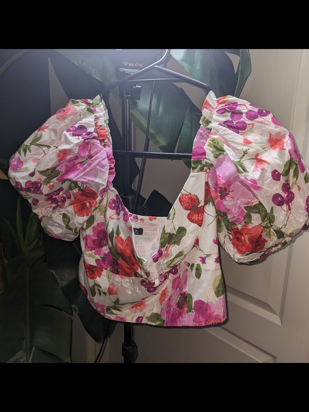 Abercrombie & Fitch Floral Smocked Puff Sleeve Top 📸As seen On INSTAGRAM!